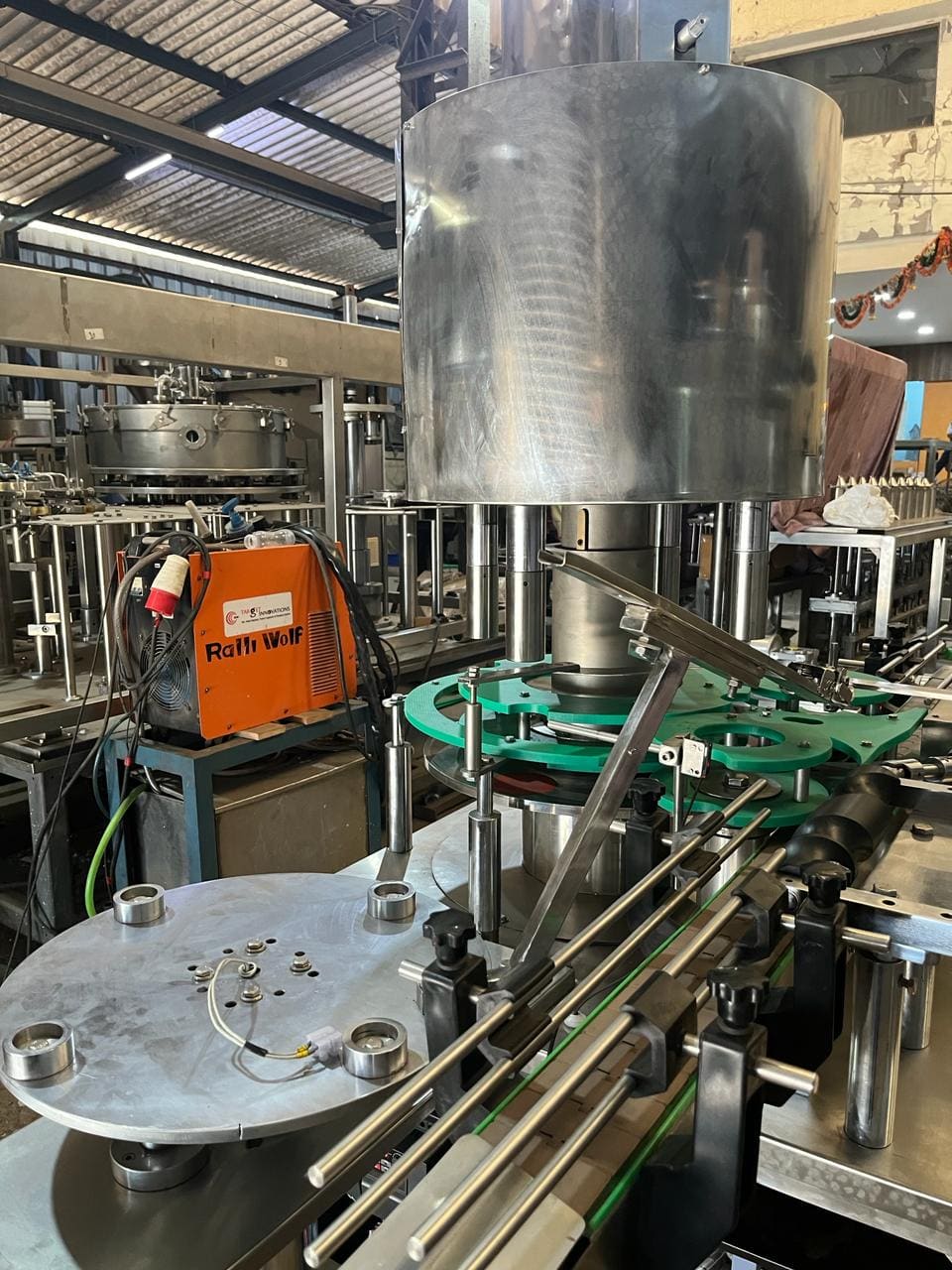 Crown Capping Machine Manufacturing